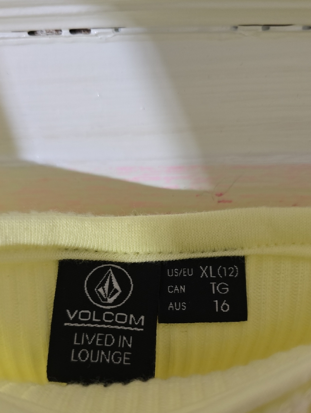 Volcom - Picture 4 of 6